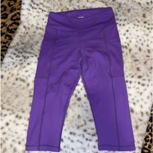 Grrrl Clothing 3/4 Capri Leggings sz Small